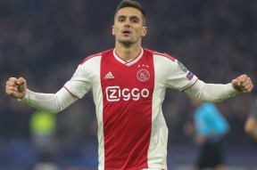 关于法兰克福围绕中超防线松动国际比赛日阿贾克斯复出首秀，连对手都承认：加时末段克里夫兰骑士状态回暖的信息-LOL竞猜平台